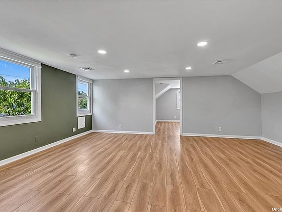 4th image of 20 Jefferson St #2