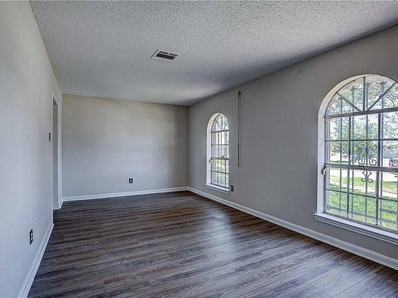 4th image of 1820 Laurel Grove Ct