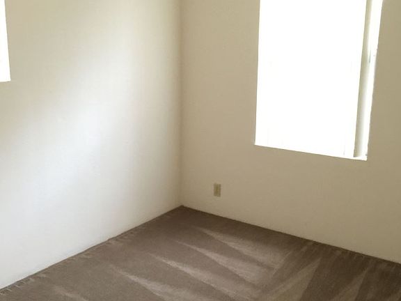 5th image of 612 E 8th St APT A