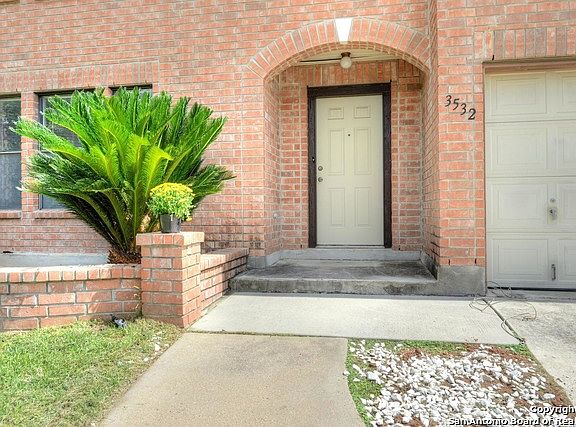 2nd image of 3532 Davenport