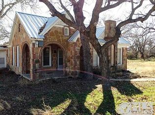 405 E Hall St, Bangs, TX 76823