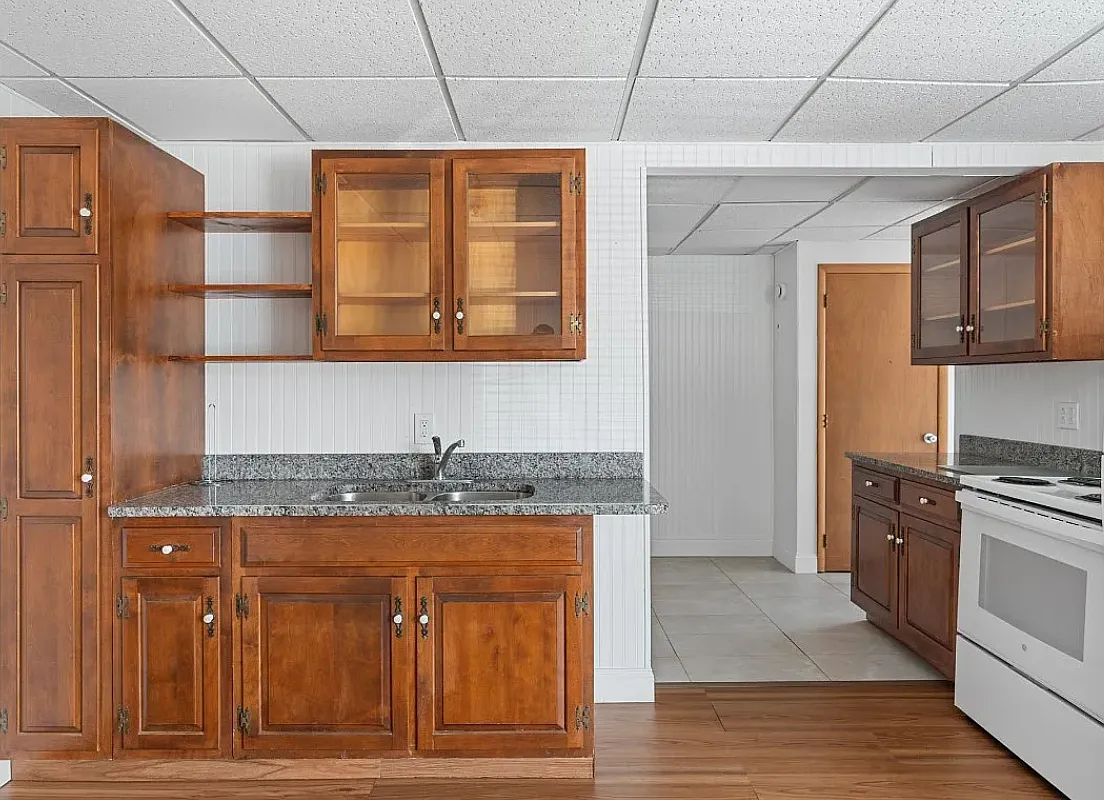 1 bed, 900 sqft, $1,050 — Photo 1
