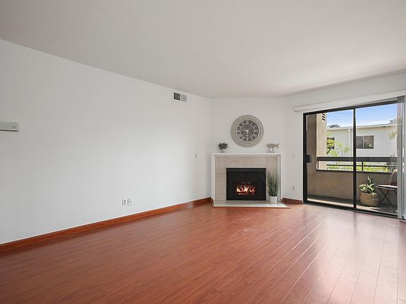 2nd image of 424 Oak St