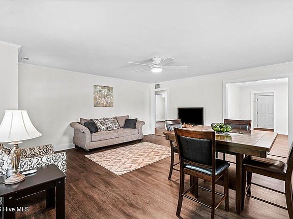 2nd image of 601 E 8th Street