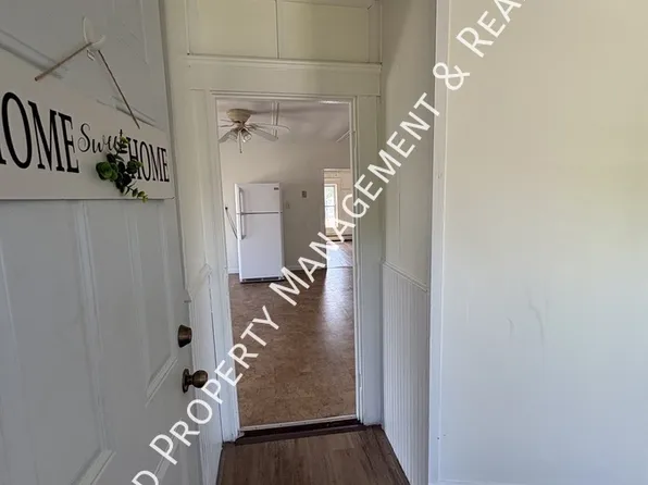 22 Hamilton St #3, Woonsocket, RI 02895