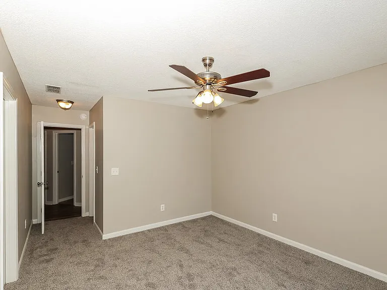 1462 Riverrock Ct — Photo 10