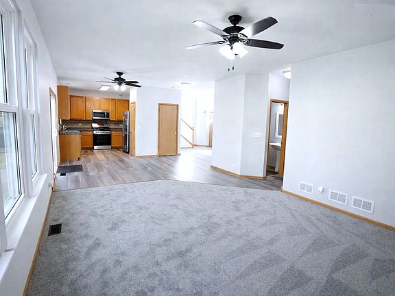 3rd image of 2384 Lundquist Dr