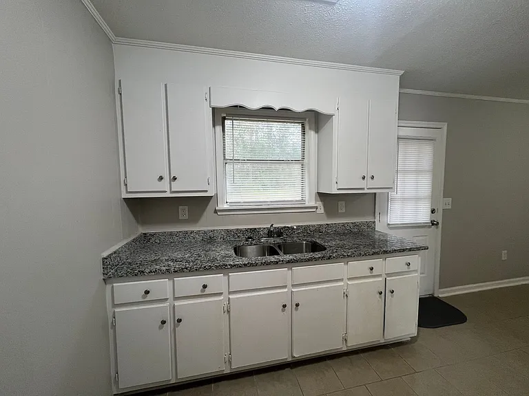 1934 Fosters Ferry Rd — Photo 7