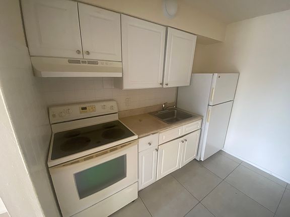 3rd image of 2239 Jackson St APT 15