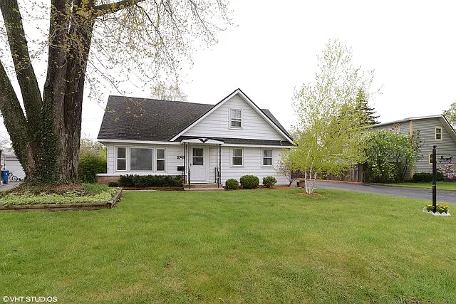 241 Winters Dr photo 1