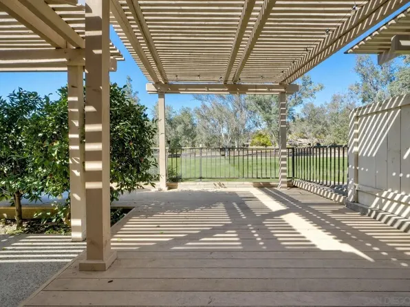 29414 Circle R Greens Dr, Escondido, CA 92026