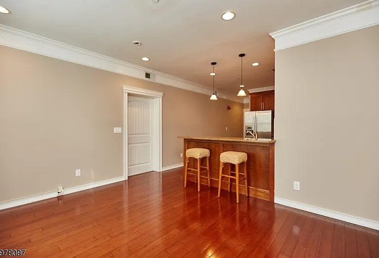 10 Elmer St #H — Photo 8