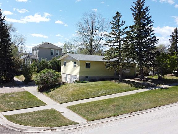 2nd image of 831 Van Buren St
