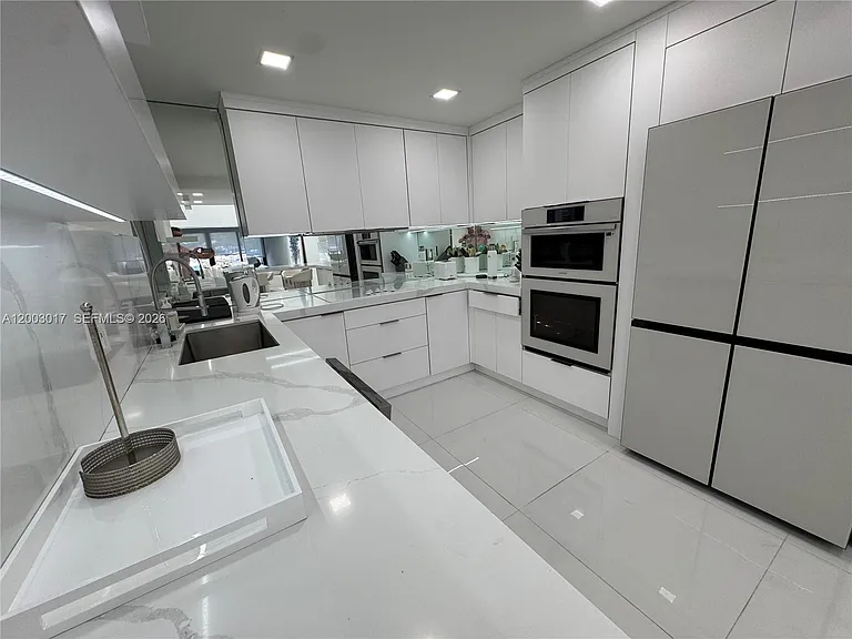 336 Poinciana Dr #1008 — Photo 3