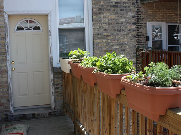 2nd image of 914 W Agatite Avenue #3N