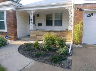 20911 Lancaster St, Harper Woods, MI 48225