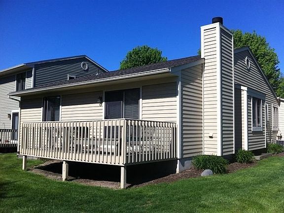 3rd image of 688 Woodcreek Cir