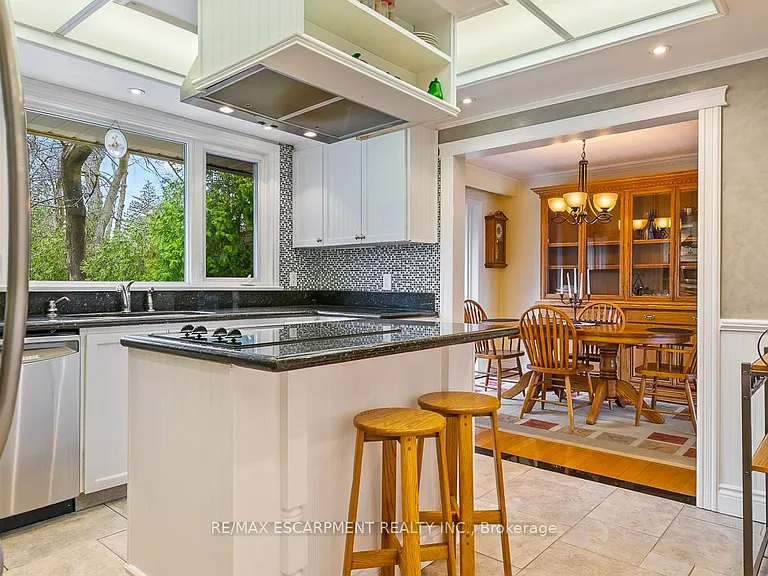 1546 Lorne Wood Rd — Photo 10