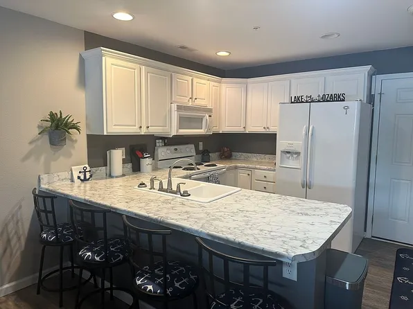 686 Clearwater Dr #3E, Camdenton, MO 65020