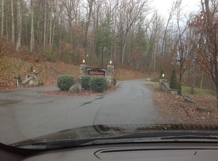 14 Midway Crossing Dr, Clyde, NC 28721