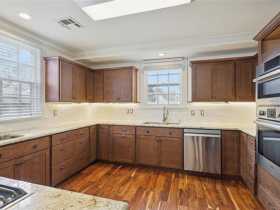 5th image of 3616 Nashville Ave