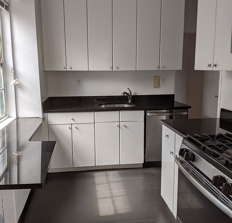 1st image of 200 E 64th St #16D