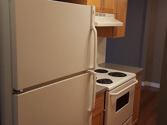 2nd image of 635 4th Ave NE #102