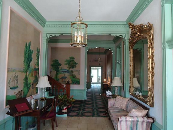 A magnificent entryway