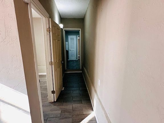 5th image of 601 E Father Rahm Ave #A & B