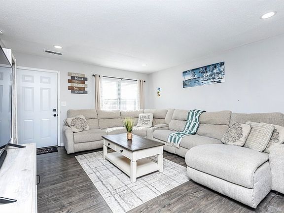 5th image of 59 Kathy Dr Unit 59