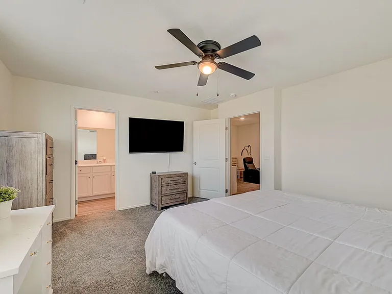 6928 Honor Hill St — Photo 32