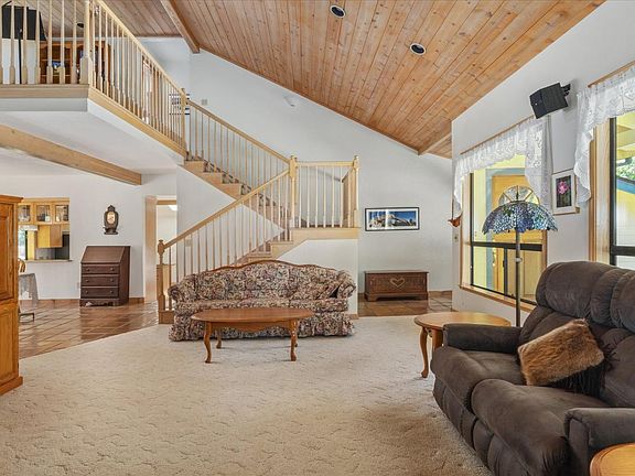 5th image of 830 Stella Dr