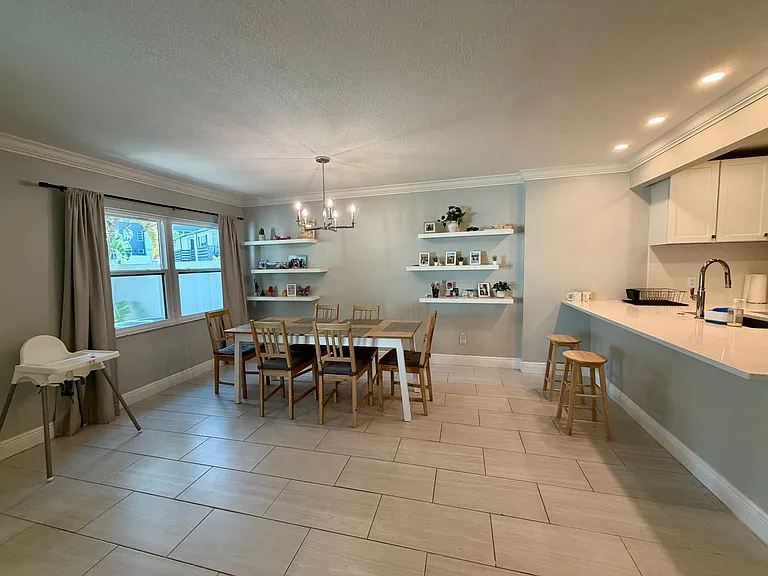 2416 W Chicago Ave — Photo 10