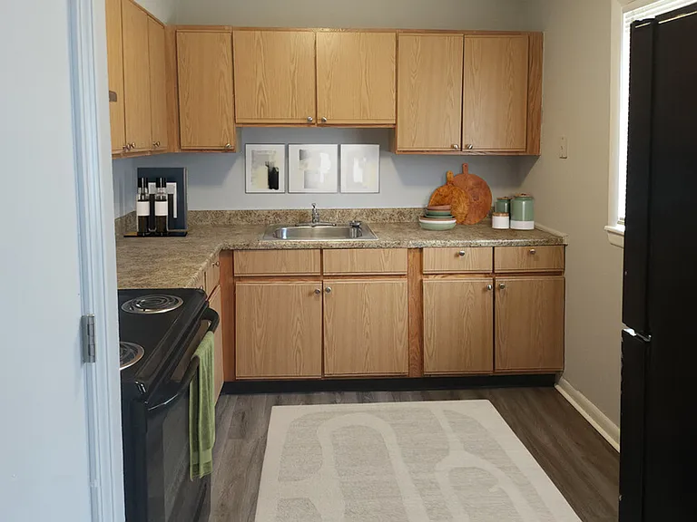 Serenity Park Apartments — Photo 9