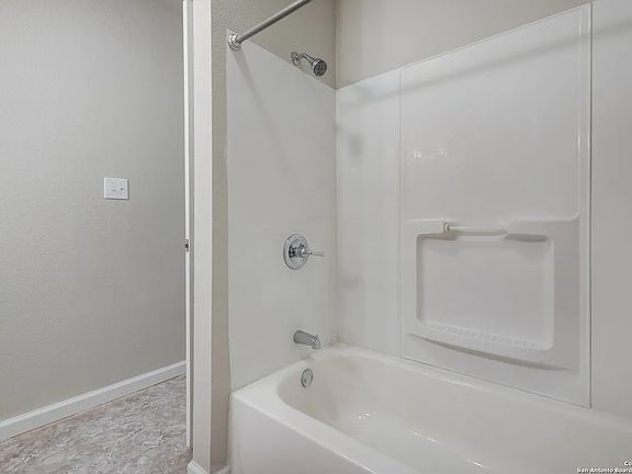 3rd image of 1605 Edison Dr