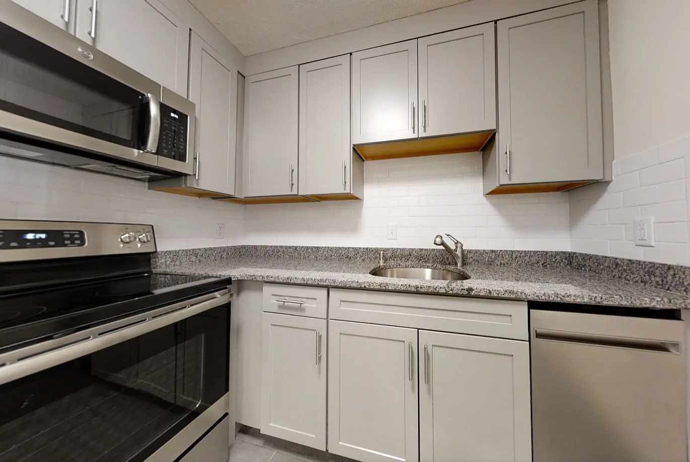 1 bed, 9999 sqft, $2,450 — Photo 1