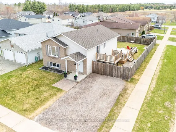 416 Sweezey Ct, Pembroke, ON K8A 8S3
