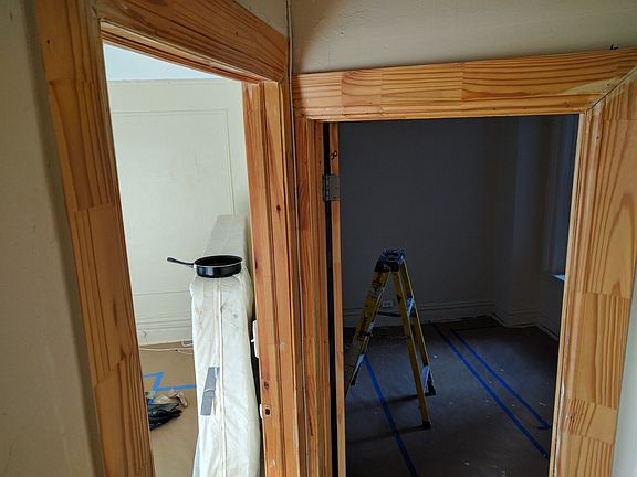4th image of 409 E 204th St APT 5