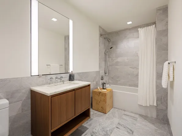 242 Broome Street image 9 of 9