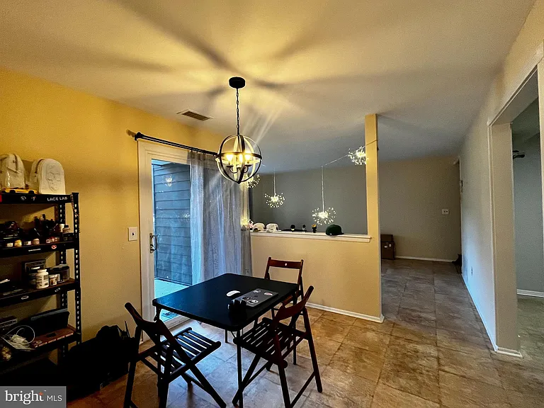 2112 Sayre Dr — Photo 4