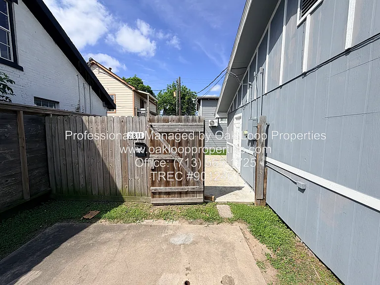 2811 1/2 Market St #B — Photo 13