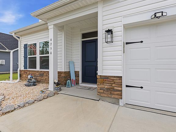 5th image of 4750 Huckleberry Ln.