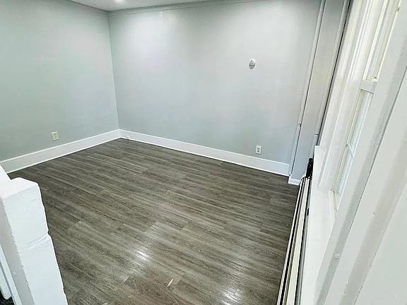 3rd image of 20 Mount St