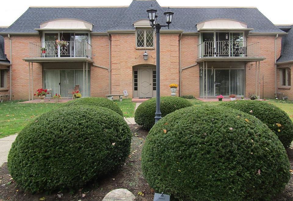 1st image of 1122 Country Club Ln APT 101