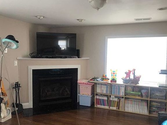 2nd image of 214 Summit Ave #2NDFLOOR