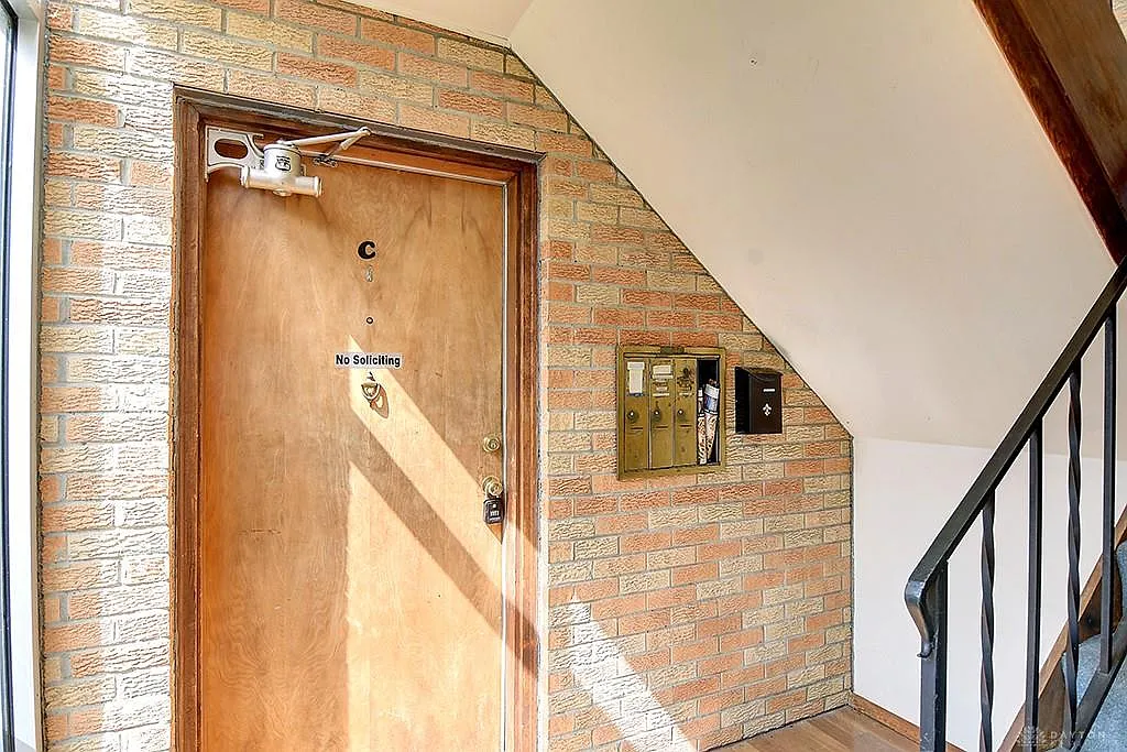 2 bed, 1.0 bath, $950 — Photo 3