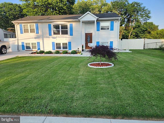 2nd image of 15107 Illinois Rd