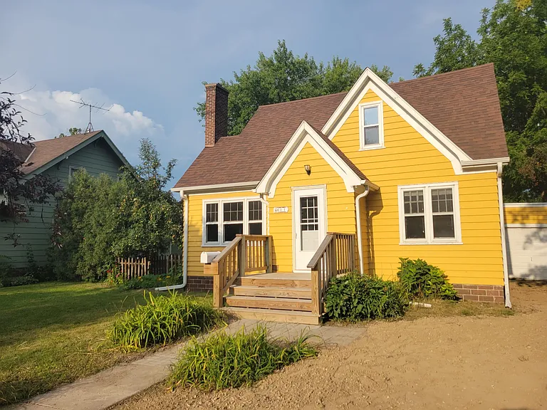 401 Central Ave — Photo 1