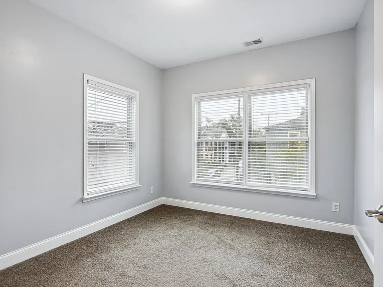 1701 Lincoln St — Photo 19