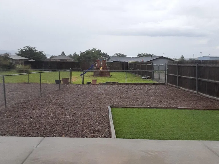 2819 N Superstition Ln — Photo 2